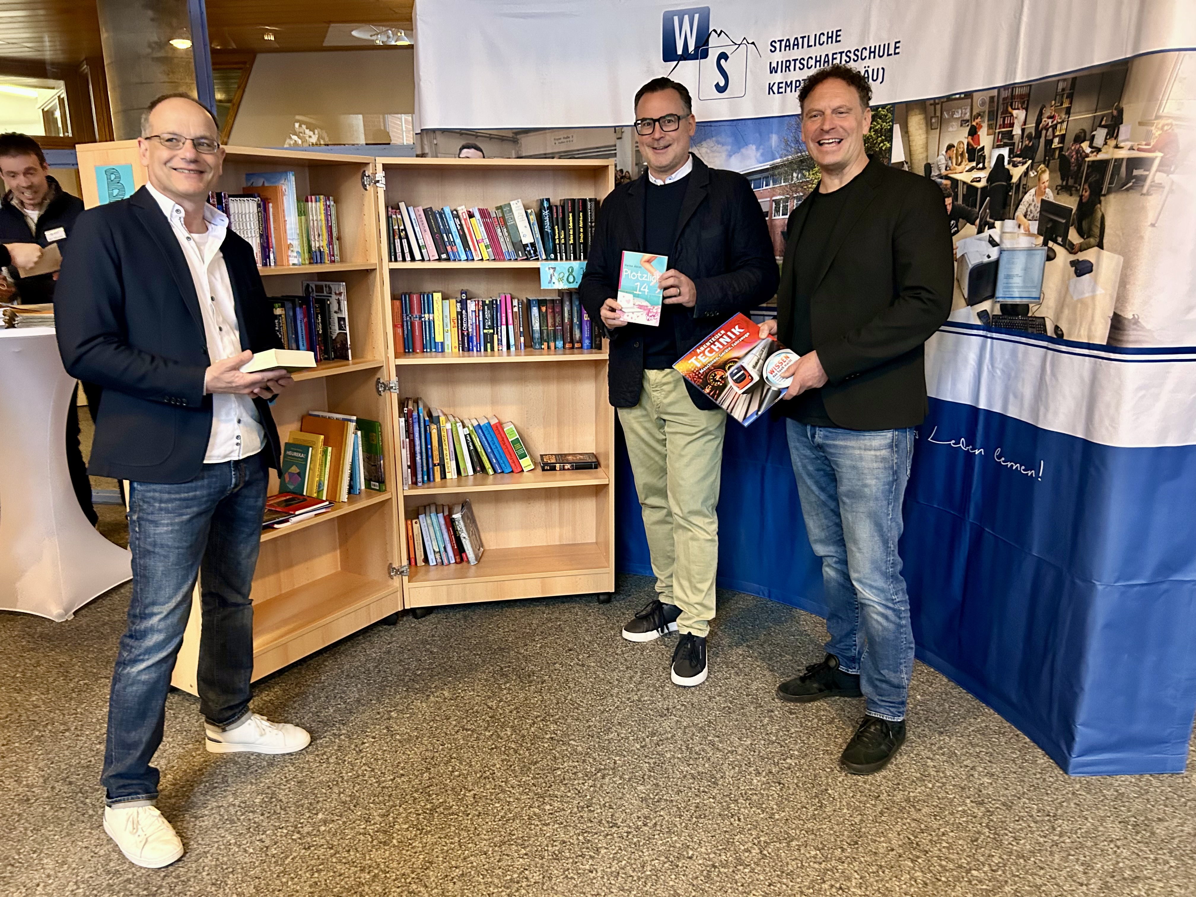 Spendenübergabe an die Wirtschaftsschule Kempten